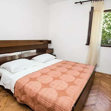 Daire Nice Apt For 8 Persons-close To The Sandy Beaches
