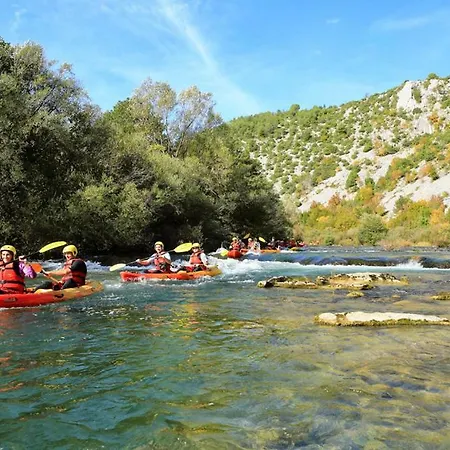 Nice Apt For 8 Persons-close To The Sandy Beaches Duće