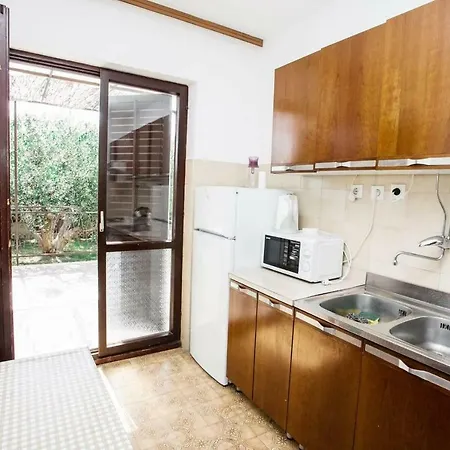 Nice Apt For 8 Persons-close To The Sandy Beaches Daire Duće