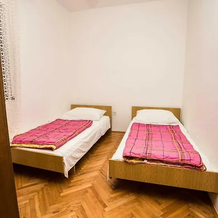 Nice Apt For 8 Persons-close To The Sandy Beaches Daire Duće