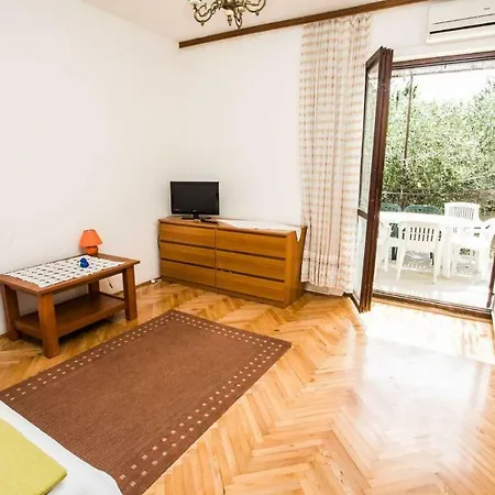 Daire Nice Apt For 8 Persons-close To The Sandy Beaches Duće